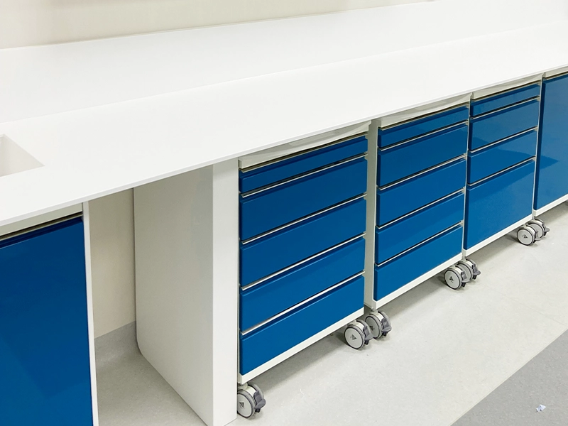 Arredi Ambulatorio - Sala Chirurgica - Sala Sterilizzazione - Piano Corian