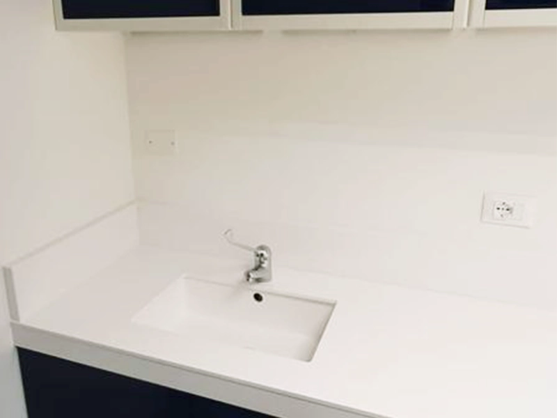 Arredi Ambulatorio - Sala Chirurgica - Sala Sterilizzazione - Lavello Corian